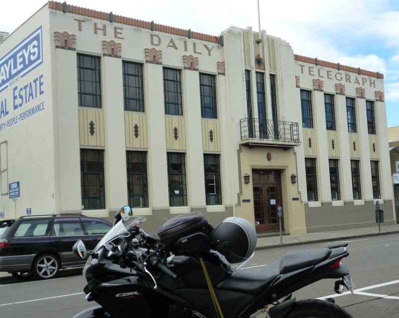 023 Napier Art Deco Building 1st Jan 2013.JPG